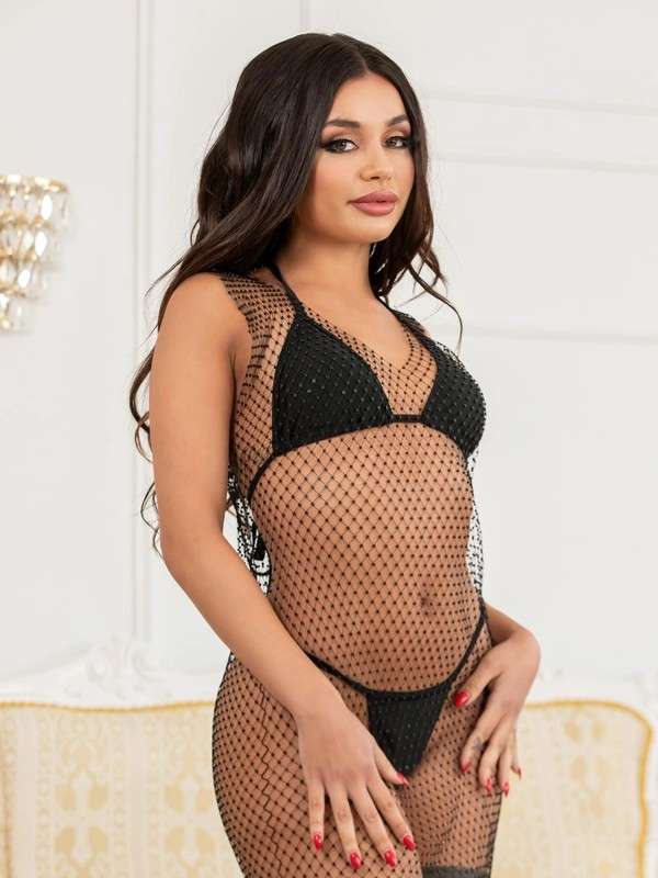Summer Squirting (2024) BrazzersExxtra English Short Film 720p HDRip 450MB
